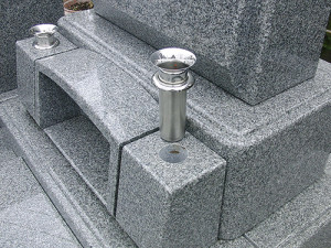 花立の構造について 札幌のお墓専門店 帝北石材スタッフブログ