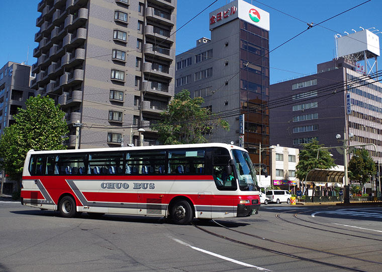 4. 霊園事務所前から中央バス発着